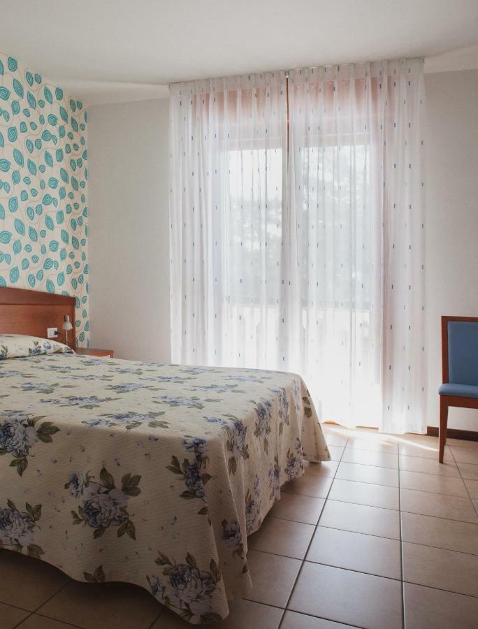 Hotel Caracas Lignano Sabbiadoro Buitenkant foto